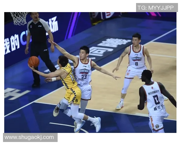 南京同曦主场迎战北京北汽激烈对决上演巅峰较量全场鏖战引爆球迷热情