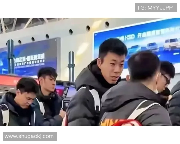 张镇麟领衔中国男篮重回巅峰之路 展现新时代篮球风采与拼搏精神